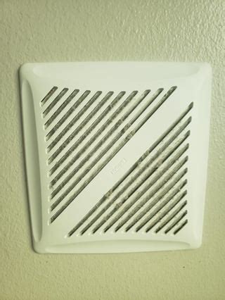 How do I remove this vent for cleaning? : r/HomeMaintenance