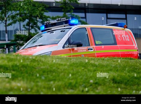 Düsseldorf 17 05 2024 Rettungswagen Rettungsdienst