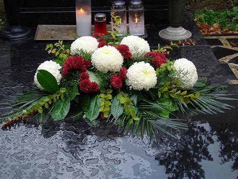 Искусственные Цветы На Могиле Фото — Фото Картинки