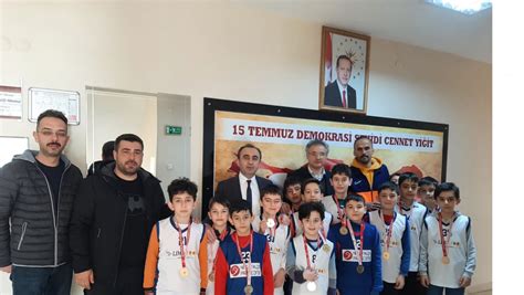 Atatürk İlkokulu Minikler Basketbol Takımı İl Şampiyonu