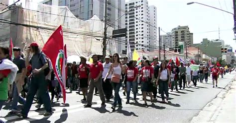 G Grupo Faz Protesto Pac Fico At O Monumento S Bandeiras