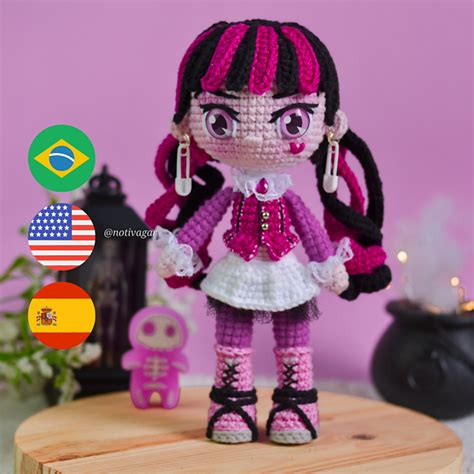 Ravelry Monster High Draculaura Amigurumi Pattern By Thamires Kaled