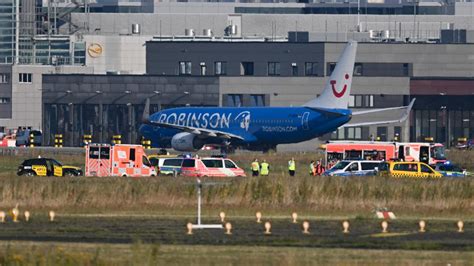 Nach Flughafen Blockade Durchsuchungen Bei Aktivisten Von Letzte