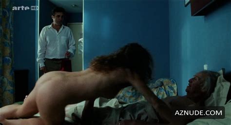 LA PROMENADE NUDE SCENES AZNude