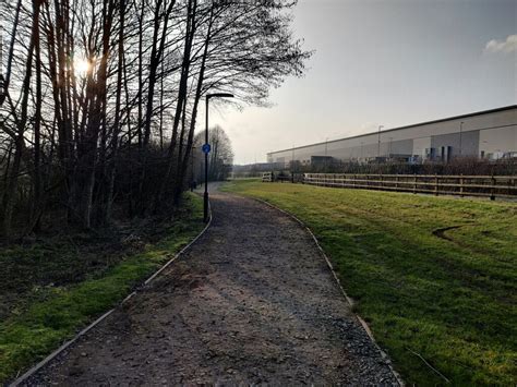 Path At Hinckley Park Mat Fascione Cc By Sa 2 0 Geograph Britain