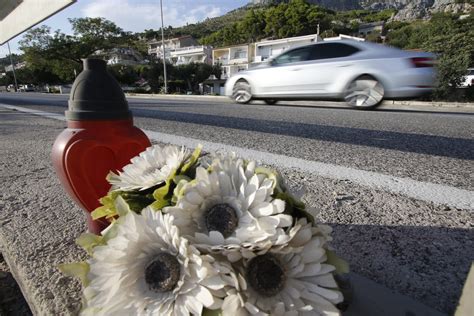 Slobodna Dalmacija Ograni Enje Brzine Je Km H A Nitko Vi E Tu Ne