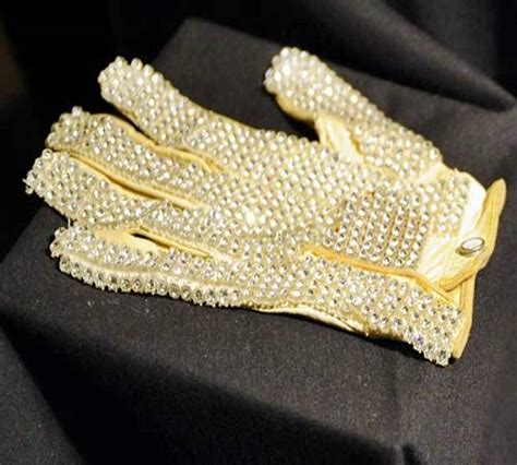 Michael Jackson's Glove , sold under £30,000 |Enjoy Friendly