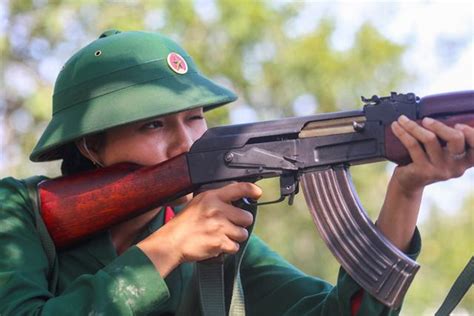 神秘越南女兵的軍營生活 每日頭條