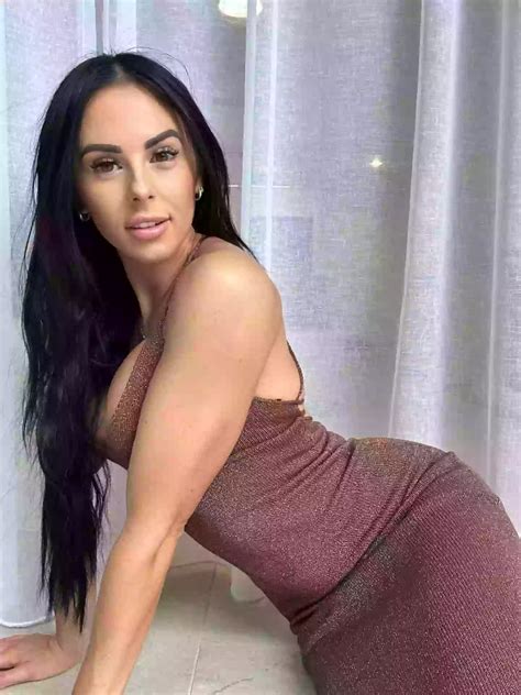 OnlyFans star couldn’t believe what X-ray showed as sex act saw her