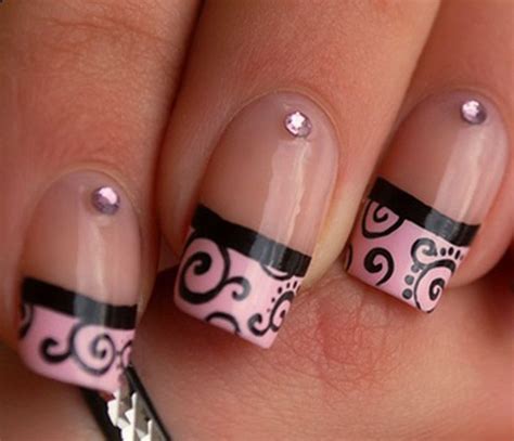 Nail Ideas 15 Delicate Nail Art Designs For This Weekend Pretty Designs