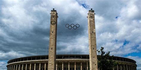 Stade Olympique Et Clocher Du Stade Olympique Berlin De