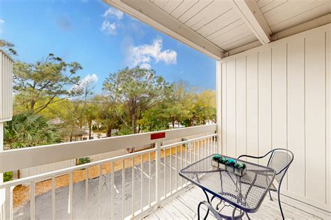 Breakers 208 1 Bd Hilton Head Sc Vacation Rental Vacasa