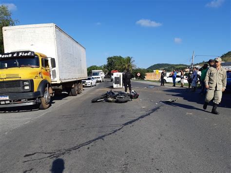 Motociclista Fica Ferido Em Acidente Outros Dois Ve Culos Na Br