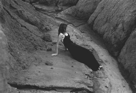 UNSEEN NUDE бренд женской одежды