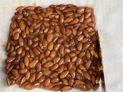 Il Torrone Di Mandorle Croccante La Cucina Di Tricchi Trocchi