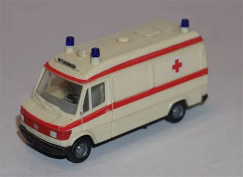 HERPA MERCEDES BENZ 207D Ambulance Croix Rouge Allemande HO 1 87 EUR 17