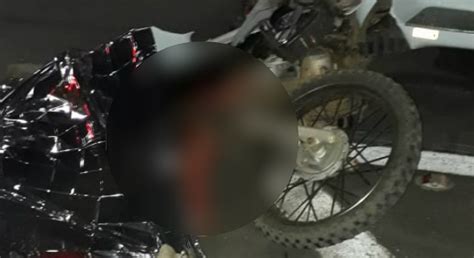 A Gazeta Motociclista Morre Em Acidente Com Carreta Na Br 101 Em Fundão