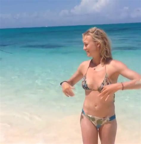 Pop Minute Yvonne Strahovski Bikini Ice Bucket Photos Photo