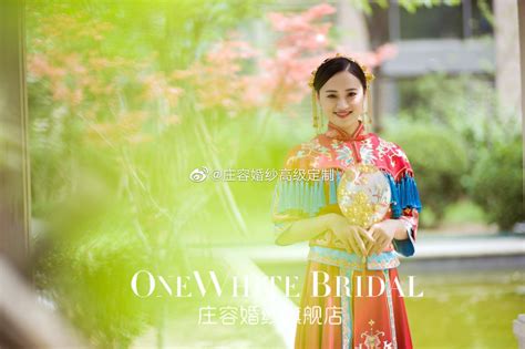 Onewhite Bridal 婚礼现场红蓝撞色的新中式大胆又时尚撞色婚礼时尚新浪新闻