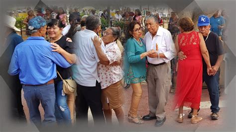 BAILE EN LA PLAZA DE ARMAS TORREON COAHUILA La Cacahuata NO Cuento