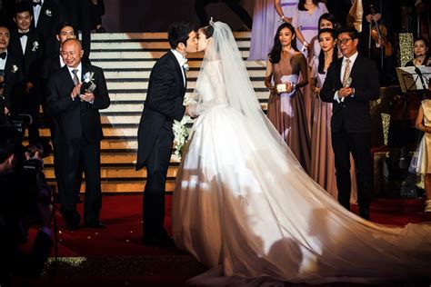 Megabucks 'fairy tale' wedding of actor Huang Xiaoming and Hong Kong ...