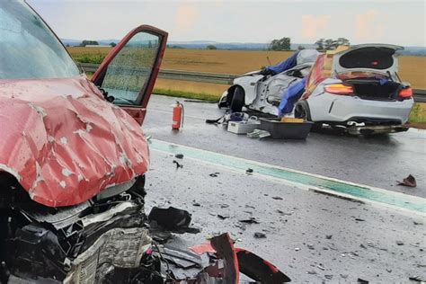 Schreckliche Bilder Bmw Fahrer Stirbt Bei Horror Unfall