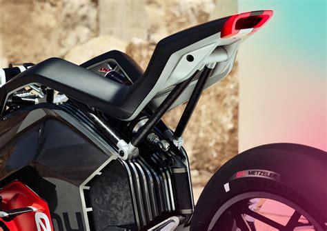 Remember that crazy BMW concept electric motorcycle? New filings show ...