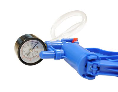 Manual vacuum pump with gauge - Laboratory equipment