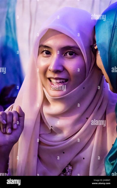 Nurul Izzah Hi Res Stock Photography And Images Alamy