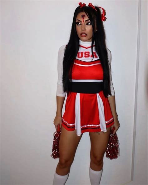 59 Killer Halloween Costumes For Teens The Girls On Trend This Year Cheerleader Halloween