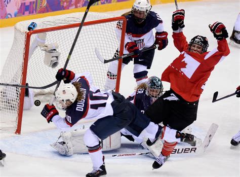 Canada wins gold in women’s hockey, beating USA in overtime | Globalnews.ca