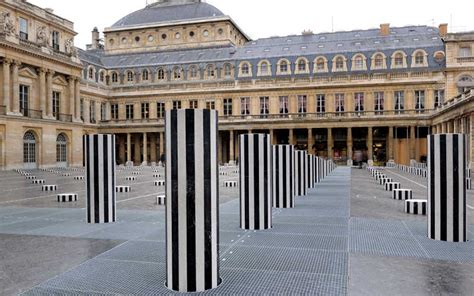 Les colonnes de Buren à Paris