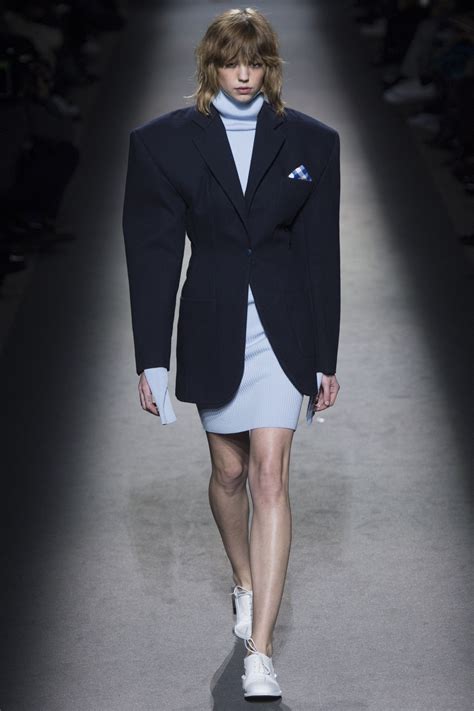 Jacquemus Autumn Winter 2016 Ready To Wear Fashion Week Ready To