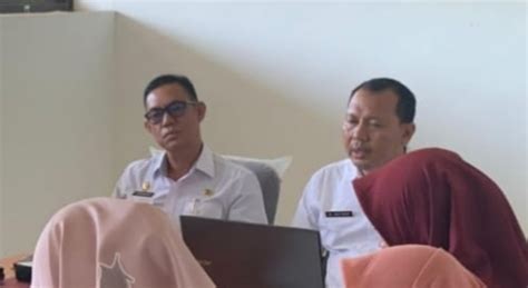 Asisten Lll Gunawan Buka Rapat Penyusunan Dokumen Rb Pesisir Barat