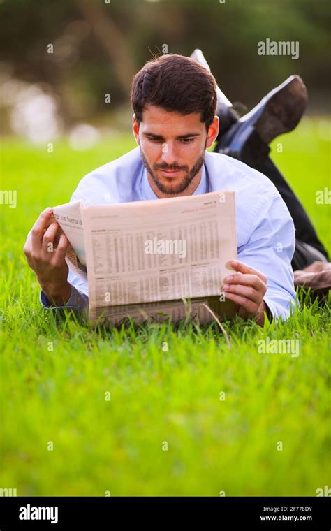 Newspaper Break Hi Res Stock Photography And Images Alamy