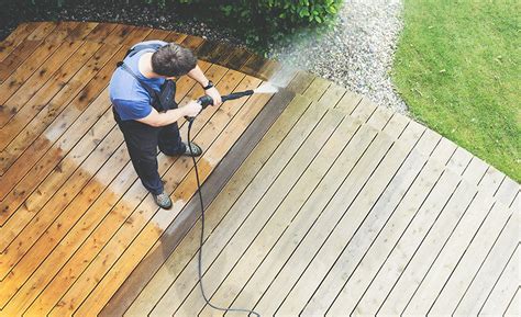 Deck Maintenance Tips from a Professional Backyard Deck Builder - AWS Rails