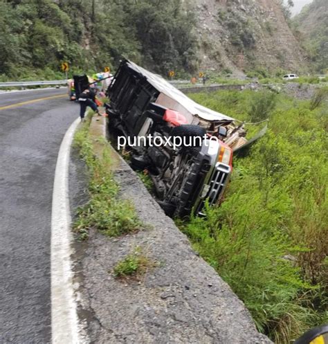 Volcadura De Cami N En Carretera Linares A Galeana En Iturbide