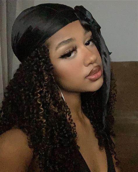 Pin em Afro paty Penteados baddie Inspiração cabelo Penteados de