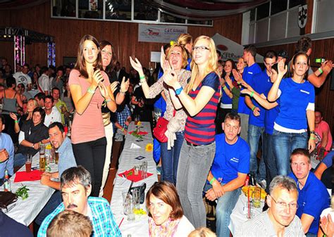 Wiesbadenaktuell Rote Rosen feiern Jubiläumskerb