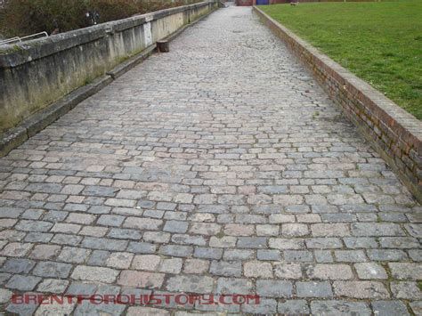 Watermans Cobbles – The History of Brentford
