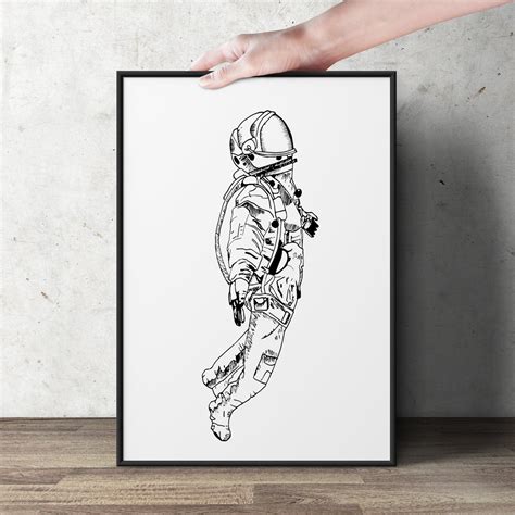 Astronaut Floating in Space Drawing Printable Astronaut Drawing From ...