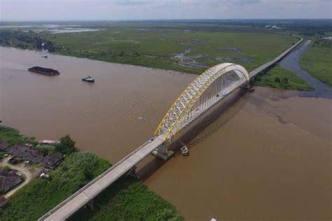 Panjangnya Mencapai Km Jembatan Terpanjang Di Kalimantan Timur