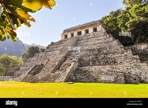 Temple of the inscriptions palenque hi-res stock photography and images ...