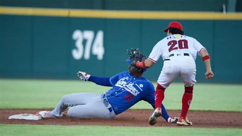 Victoria Para Carolina Y Santurce En Entradas Extras En La Jornada Dominguera Metro Puerto Rico