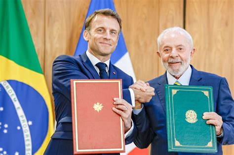 Brasil E Fran A Assinam Acordos Em Visita Do Presidente Emmanuel