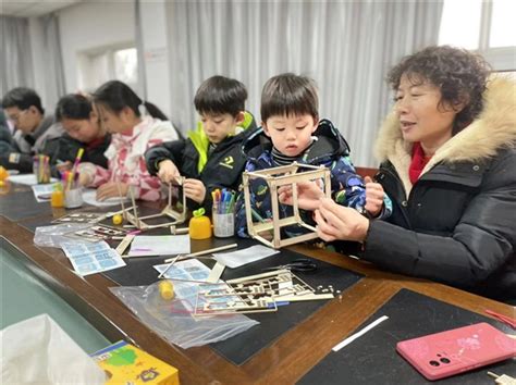 南京岔路社区：喜迎元宵节 巧手做灯笼江南时报