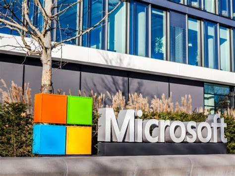 Microsoft Vient D’annoncer Une Puce Ia Qui Pourrait Rivaliser Avec Nvidia Par Invezz