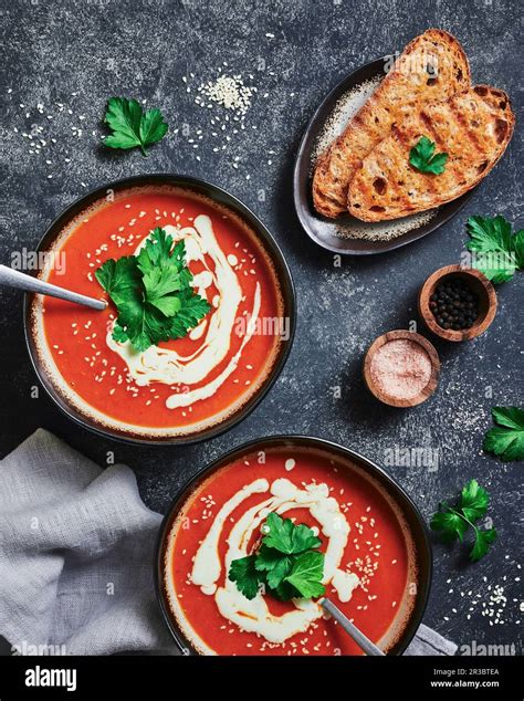 Sopa De Tomate Cremosa Fotograf As E Im Genes De Alta Resoluci N Alamy