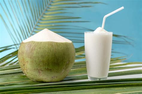 Premium Photo A Glass Of Sweet Coconut Water Coconut Fragrance