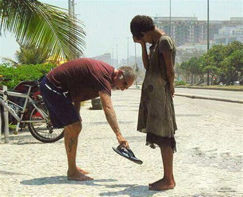 A man giving his shoes to a homeless girl in Rio de Janeiro - Amazing Acts Of Human Kindness ...